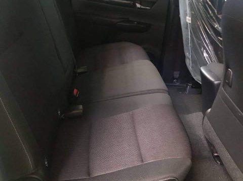 Selling White 2019 Toyota Hilux in Quezon City-3