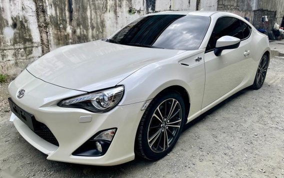Pearl White Toyota 86 2013 for sale in Quezon City