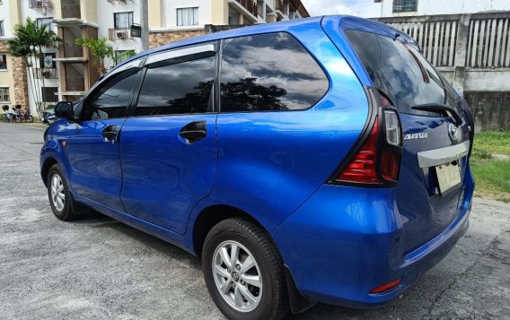 Selling Blue Toyota Avanza 2018 in Cainta-3
