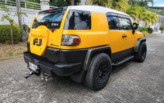 Selling Yellow Toyota Fj Cruiser 2018 in Malabon-3