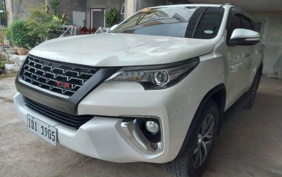 Pearl White Toyota Fortuner 2016 for sale in Cauayan-1