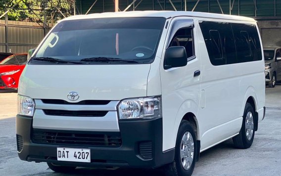 Selling White Toyota Hiace 2021 in Parañaque-1