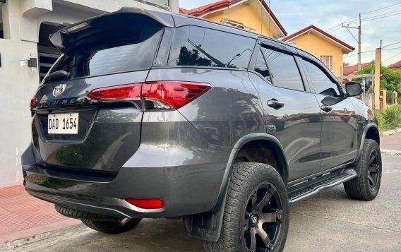 Selling Grey Toyota Fortuner 2018 in Quezon-4