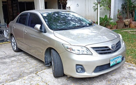 Selling Silver Toyota Corolla altis 2011 in Pasig