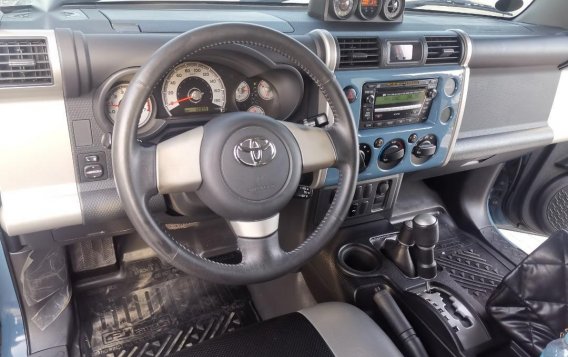 Sell Blue 2015 Toyota Fj Cruiser in Manila-6