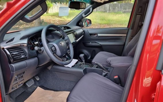 Selling Red Toyota Hilux 2022 in Manila-7