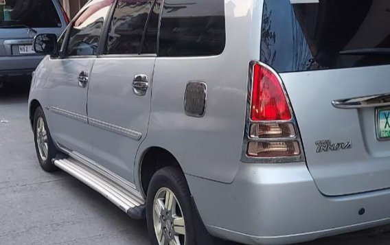 Silver Toyota Innova 2005 for sale in Manila-3