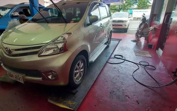 Silver Toyota Avanza 2015 for sale in Marikina -1