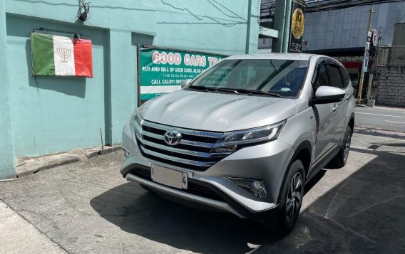 Selling Silver Toyota Rush 2020 in Makati