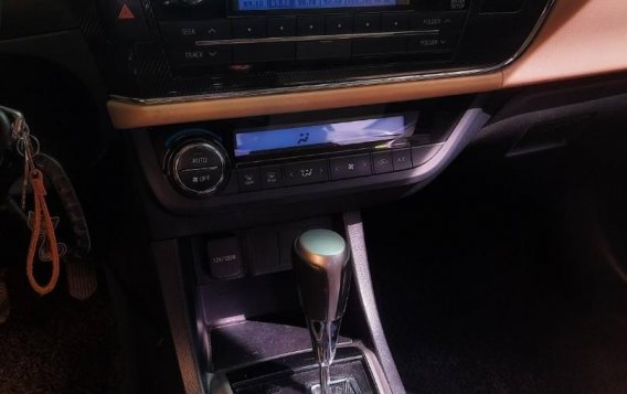 Selling Black Toyota Corolla 2016 in Imus-2