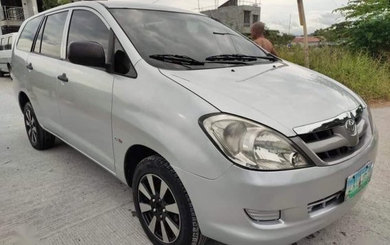 Silver Toyota Innova 2005 for sale in Quezon-1