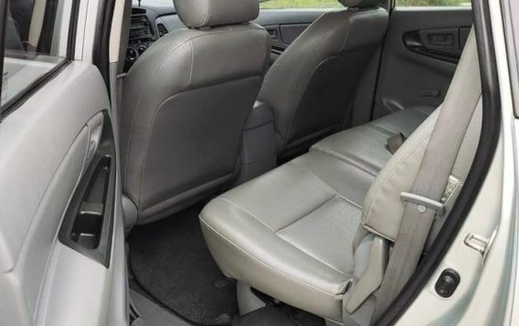 Silver Toyota Innova 2005 for sale in Quezon-7