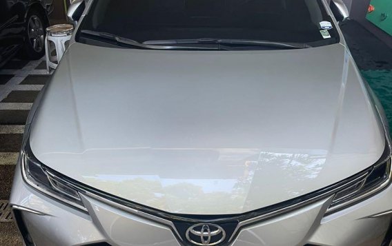Pearl White Toyota Corolla Altis 2020 for sale in Makati-8