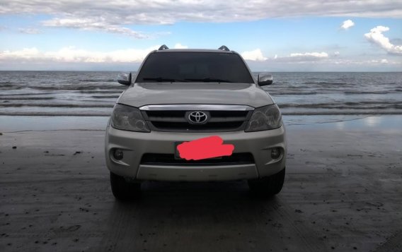 Pearl White Toyota Fortuner 2008 for sale in Caloocan 