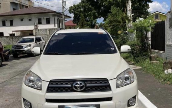 Pearl White Toyota RAV4 2010 for sale in Pasay -3