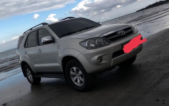 Pearl White Toyota Fortuner 2008 for sale in Caloocan -1