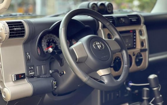 Beige Toyota FJ Cruiser 2017 for sale in Mandaluyong -5
