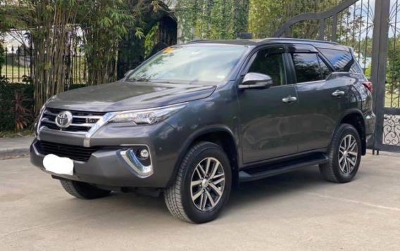 Selling Silver Toyota Fortuner 2019 in Quezon-2