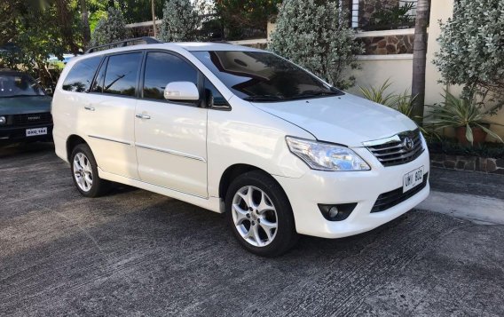 Selling Pearl White Toyota Innova 2012 in Quezon-3