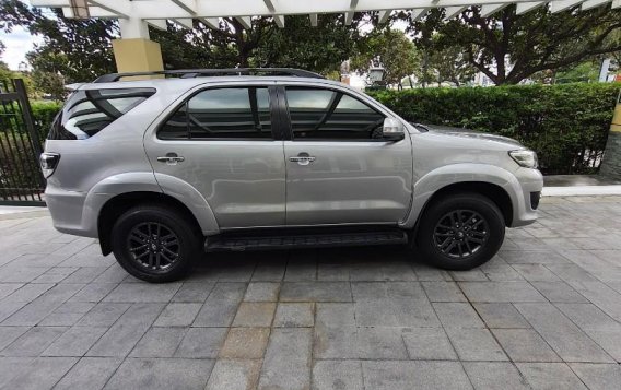 Selling Silver Toyota Fortuner 2015 in Pateros-2
