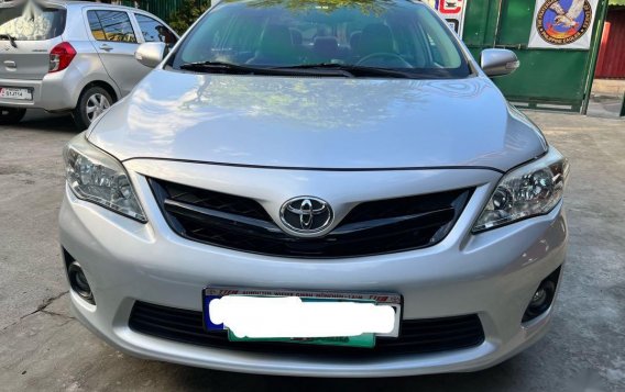 Selling Silver Toyota Corolla Altis 2013 in Quezon-2
