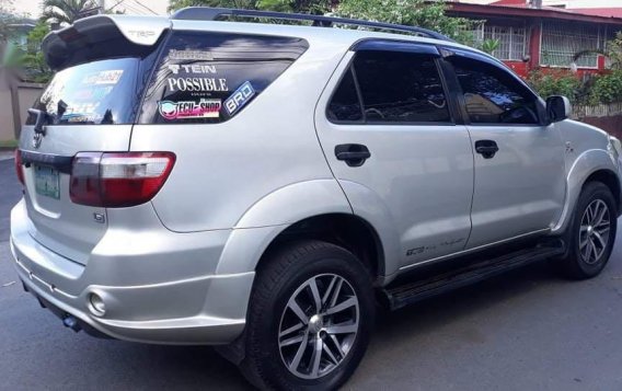 Selling Silver Toyota Fortuner 2009 in Quezon-2