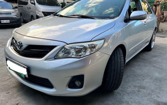 Selling Silver Toyota Corolla Altis 2013 in Quezon-1