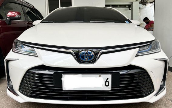 Selling Pearl White Toyota Corolla Altis 2020 in Taguig-1