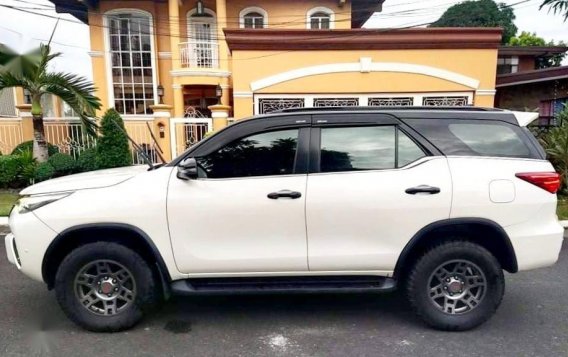 Selling Pearl White Toyota Fortuner 2018 in Quezon-5