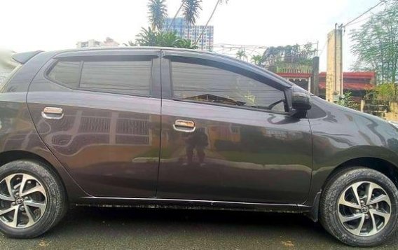 Selling Grey Toyota Wigo 2017 in Quezon -3