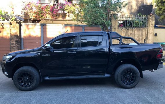 Black Toyota Hilux 2016 for sale in Talisay-4