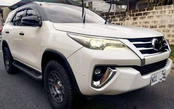 Selling Pearl White Toyota Fortuner 2018 in Quezon-2
