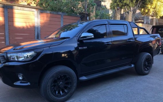 Black Toyota Hilux 2016 for sale in Talisay-2