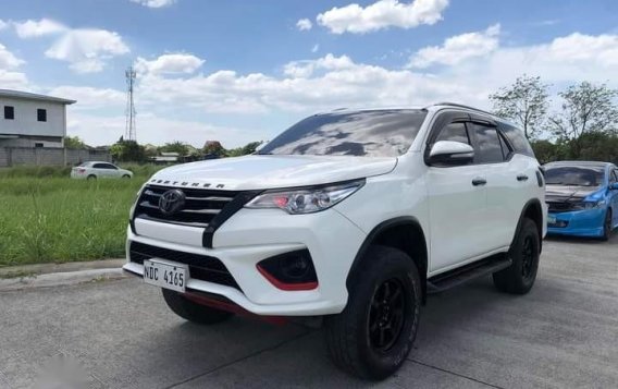 Pearl White Toyota Fortuner 2017 for sale in Manila