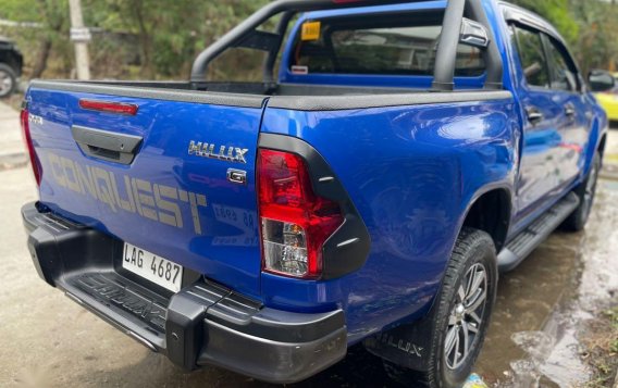 Selling Blue Toyota Hilux 2019 in Quezon City-2