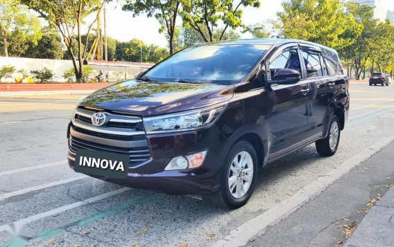 Selling Black Toyota Innova 2017 in Quezon-9