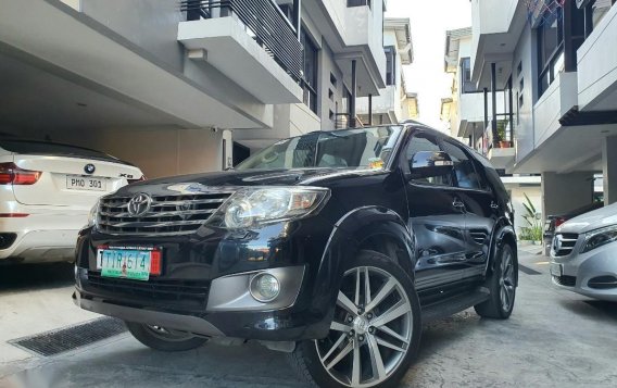Black Toyota Fortuner 2013 for sale in Quezon City-7