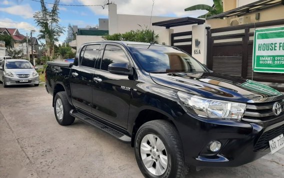 Selling Black Toyota Hilux 2017 in Marikina-1