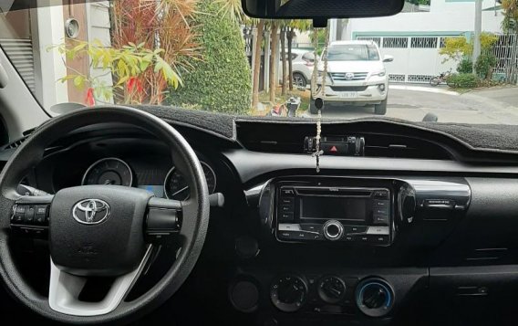 Selling Black Toyota Hilux 2017 in Marikina-7