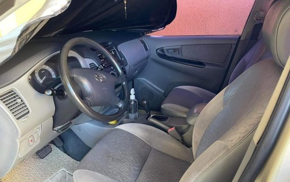 Selling Silver Toyota Innova 2008 in Biñan