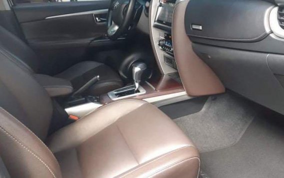 Selling Silver Toyota Fortuner 2016 in Cainta-6