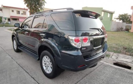Selling Black Toyota Fortuner 2013 in Imus-5