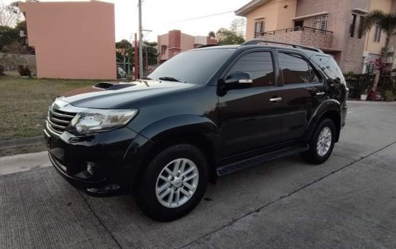 Selling Black Toyota Fortuner 2013 in Imus-1