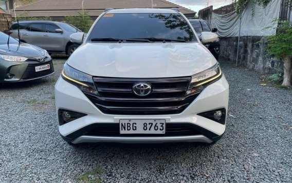 Selling Pearwhite Toyota Rush 2019 in Quezon City-1
