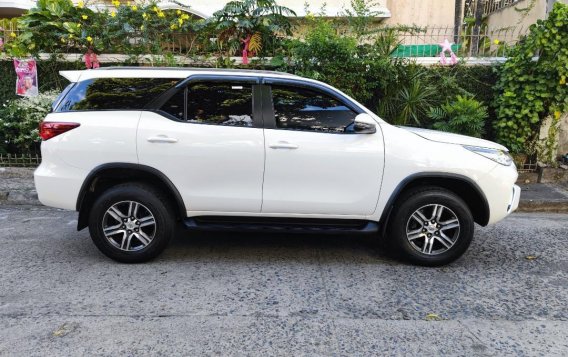 Pearl White Toyota Fortuner 2018 for sale in Taguig-2
