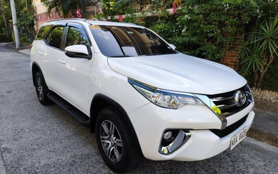 Pearl White Toyota Fortuner 2018 for sale in Taguig-1