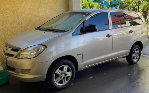 Selling Silver Toyota Innova 2008 in Biñan-6