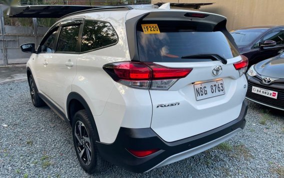 Selling Pearwhite Toyota Rush 2019 in Quezon City-4