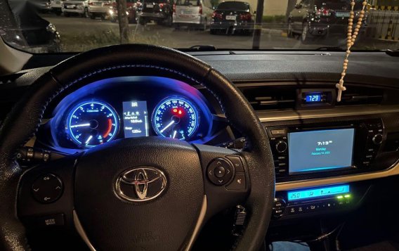 Selling Silver Toyota Corolla Altis 2016 in Parañaque-7