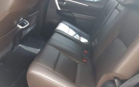 Selling Silver Toyota Fortuner 2016 in Cainta-5